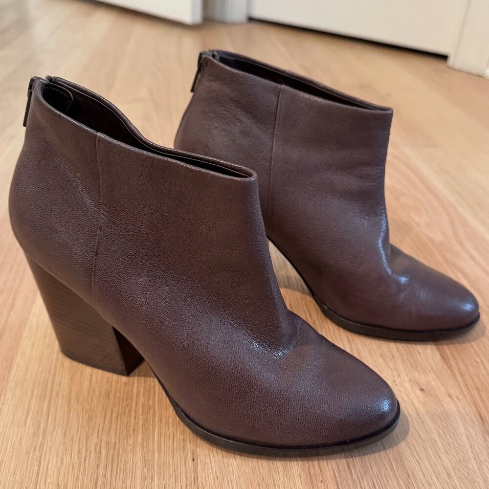 Cole Haan Dey Ankle Boots Chestnut Brown Leather Chunky High Heel Zip SZ 8